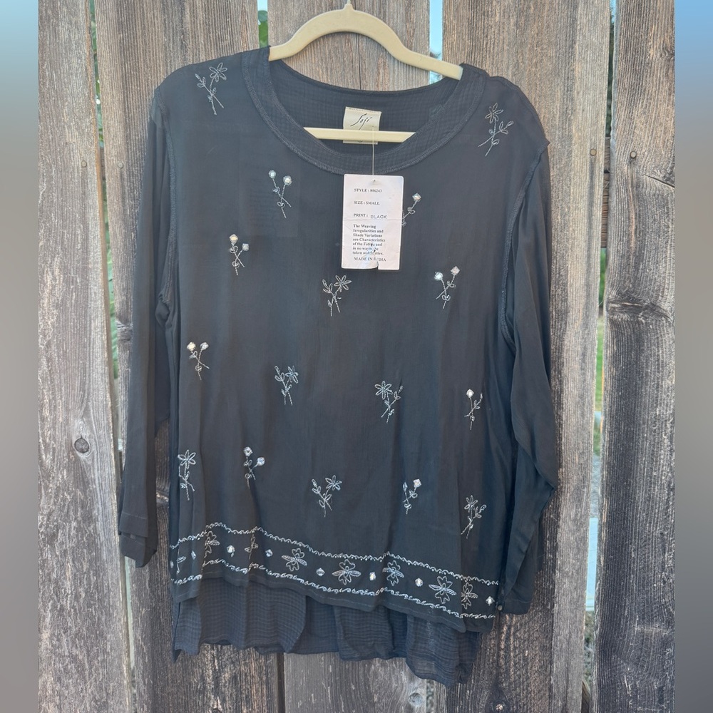 NWT Deadstock Vintage Black Floral Embroidered Long Sleeve Top Made in India